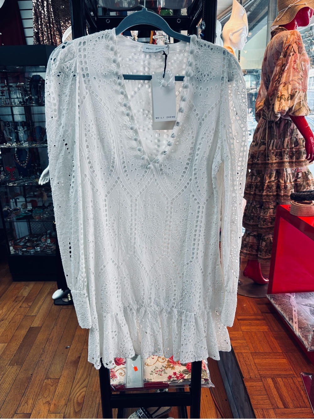 Weili zheng White Eyelet V-Neck Long Sleeve Tunic
